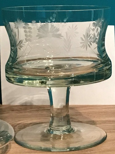 Vintage Large Clear Floral Etching Glass Pedestal Footed Covered Compote Dish - Picture 2 of 12