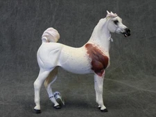 WIA NEW * Arabian Mare - Bloody Shoulder * Horraw Studios 1:18 Scale Model Horse