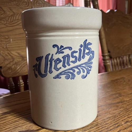 Vintage Pfaltzgraff Yorktowne  Utensil Holder Jar Tall 6.5"