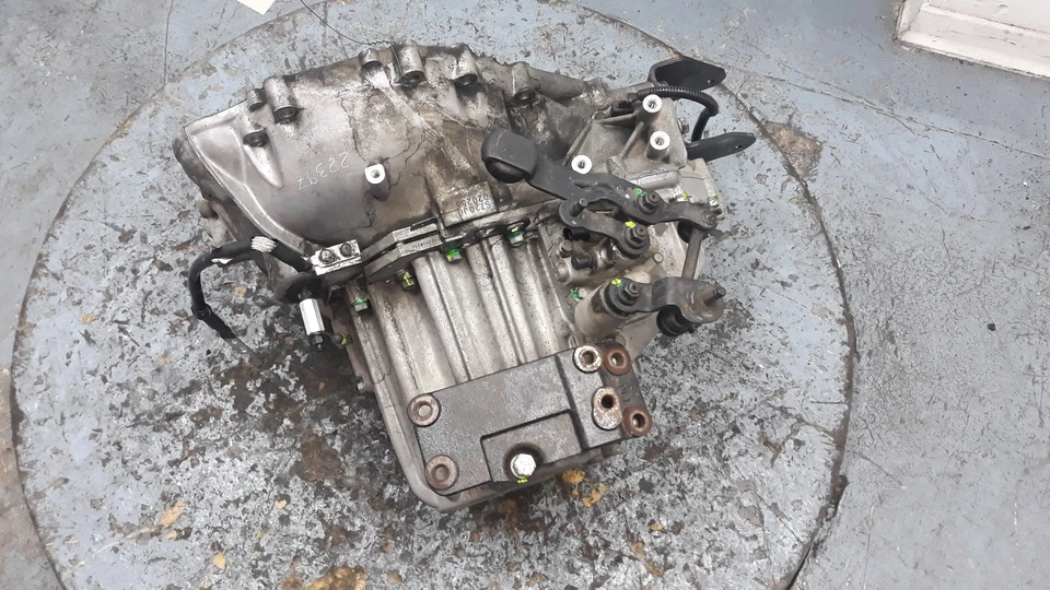 4300024450 GETRIEBE / S720J0 / 1555951 FÜR KIA CARENS UN EMOTION - Image 2 of 4