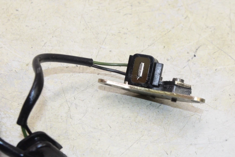 1997 SUZUKI GSXR 600 OEM ENGINE MOTOR COIL PICKUP PULSE PULSER SENSOR - Image 3 of 4