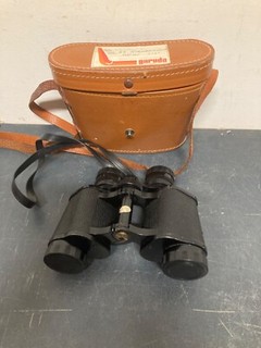 Deceased Estate 1 Vintage Quest 6 x 30 Field Binoculars in Case