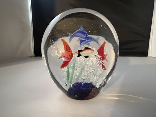 Beautiful ART GLASS DOLPHIN FISH AQUARIUM PAPERWEIGHT Figurine 4 3/4 x 4x 1 3/4 - Picture 2 of 21
