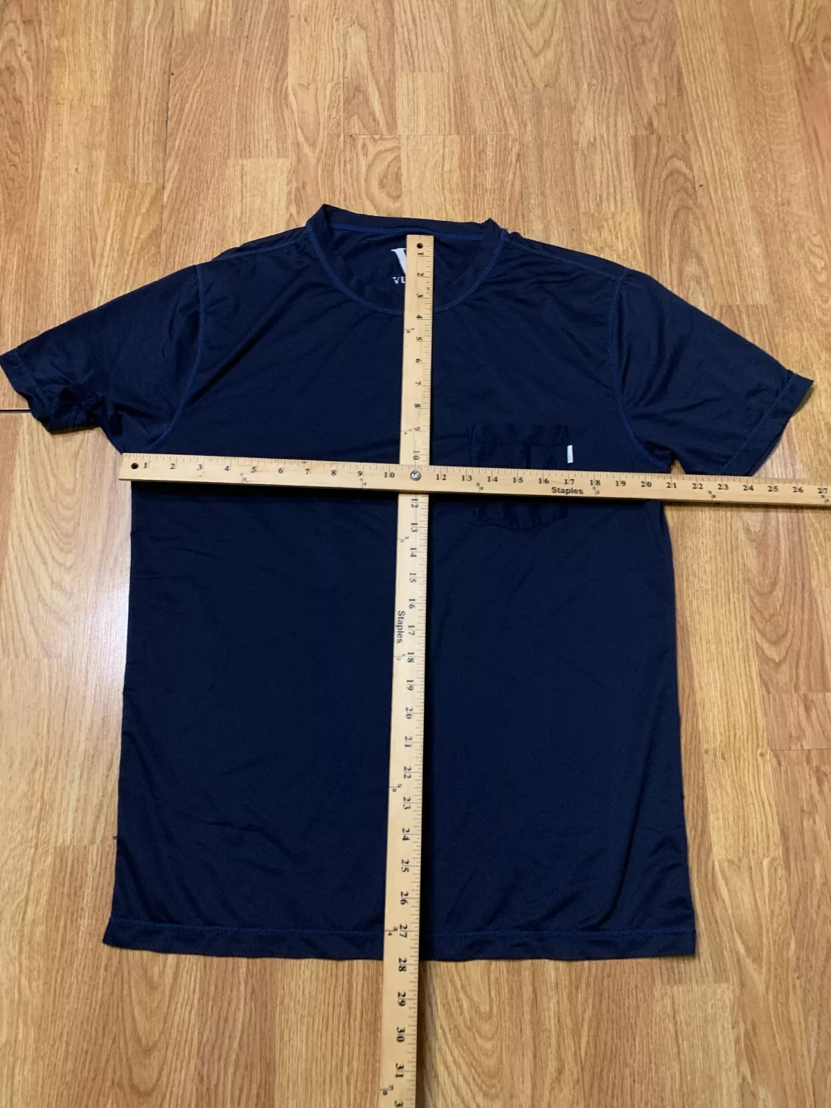 vuori tradewind performance athleisure shirt