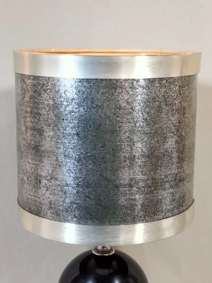 Lampe de chevet vintage 1960 chrome & céramique boule noire, abat jour argenté - Photo 2/4