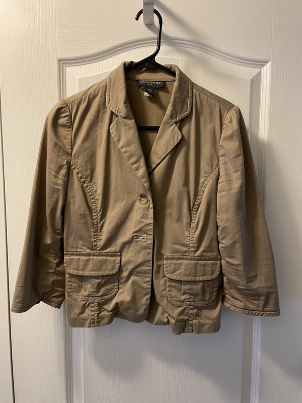 Pre Owned Beige Banana Republic  Jacket Size 8 3/4 Length Sleeve.