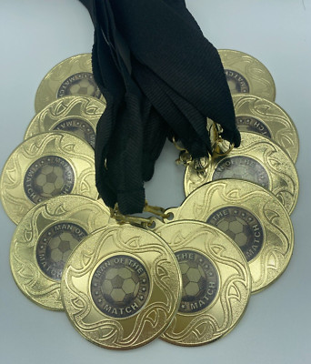 10 x Man of the Match Medaillen mit schwarzen Bändern Gold Fußball Medaille
