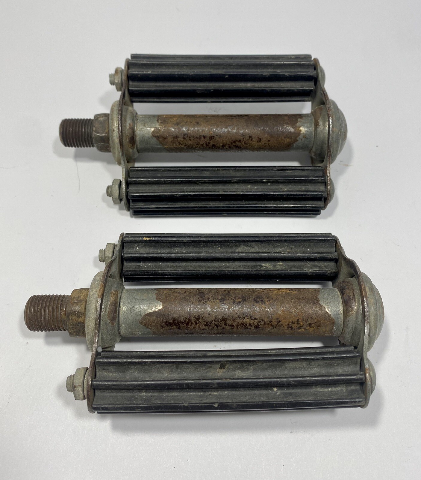 Antique Bicycle Pedals 1/2” Rare Round Roller Block Muscle Bike Sears