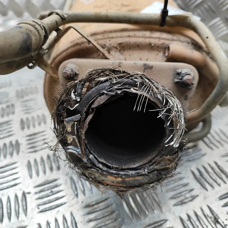 VW TOUAREG 7P5 Catalytic Converter 7P0254800A 3.0 Diesel 193 kW 2015 33083592 Foto 4 de 4