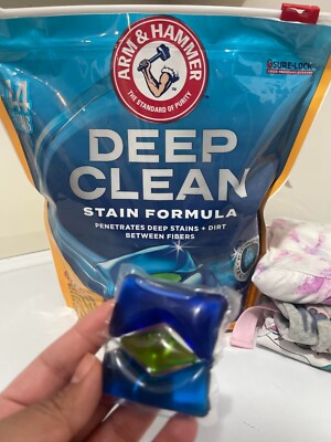 ARM & HAMMER Deep Clean Stain Formula, Laundry Detergent Power Packs 44 Count