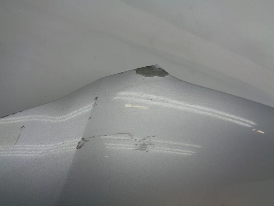 DK811263 2006-2008 AUDI A3 FRONT HOOD COVER BONNET SILVER (8P0010187) OEM Foto 4 de 4