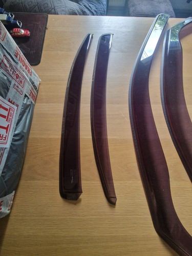 Deflectores de viento tintados HEKO VAUXHALL MOKKA E MK2 5 puertas 2020 en adelante 4 piezas usados. - Imagen 3 de 11