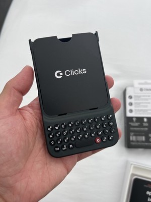 Clicks Keyboard Case for Motorola Razr Base (2025), Razr+