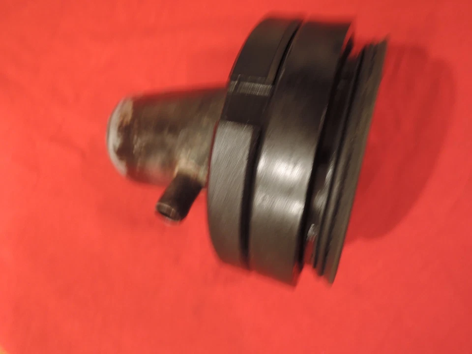 ALFA ROMEO MILANO Usado ORIGINAL CUELLO DE LLENADO DE COMBUSTIBLE y su Tapa Bloqueada SIN Llave Foto 4 de 4