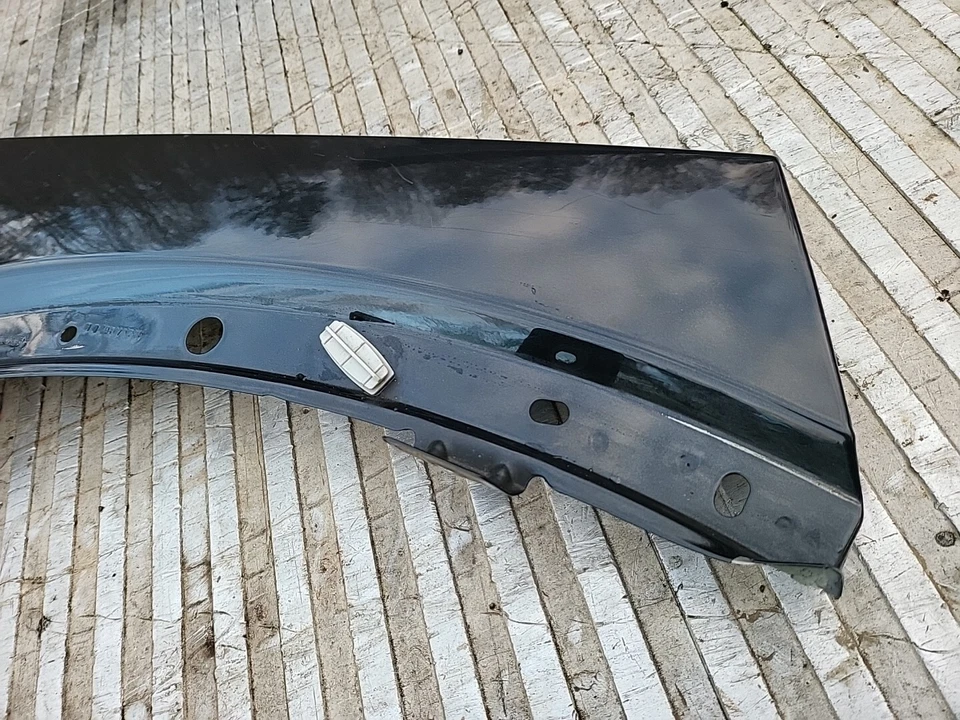 Guardabarros delantero derecho negro del lado del pasajero Dodge Nitro 2007-2011 con orificio de moldura Foto 2 de 4