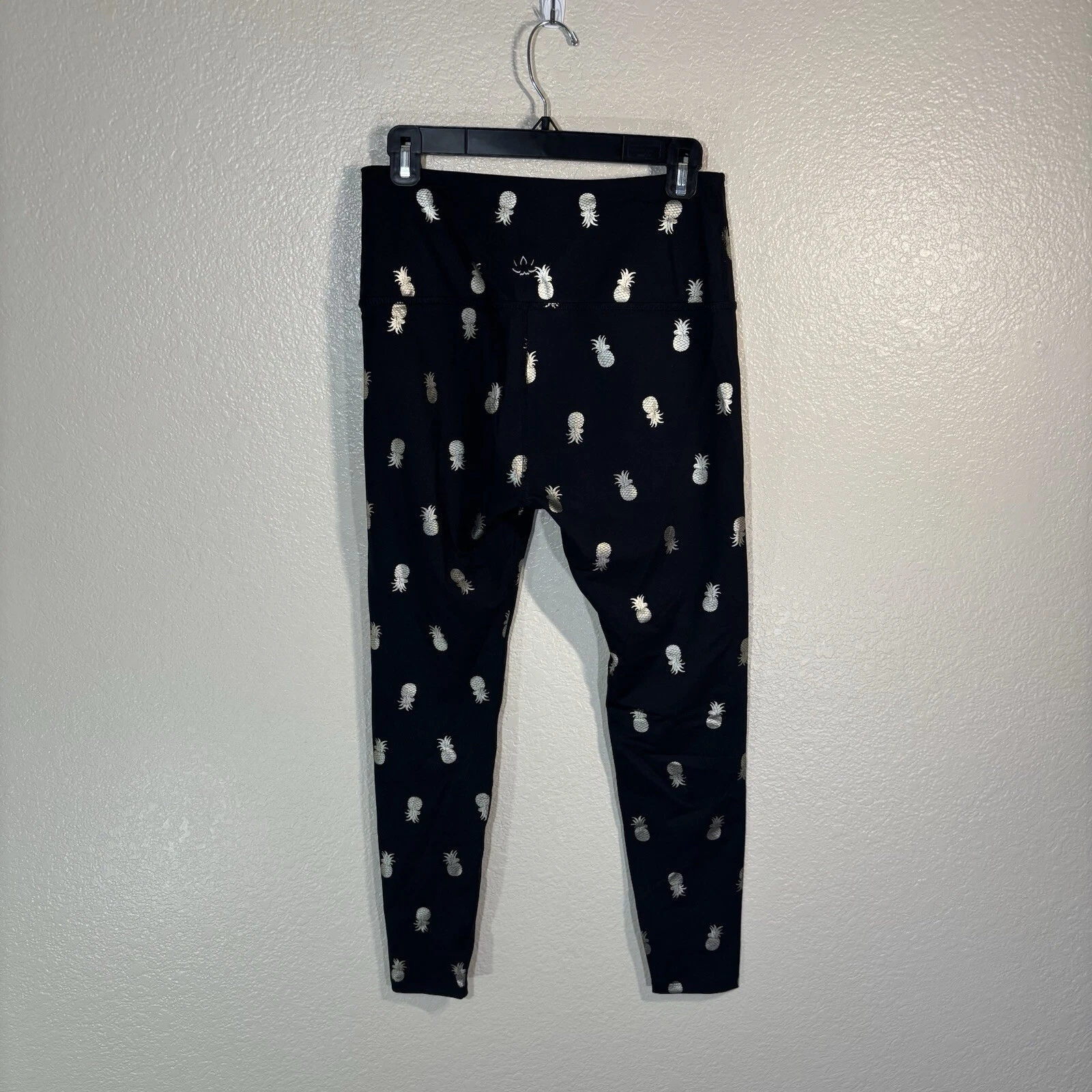 beyond-yoga high waisted workout gym metallic pineapple leggings