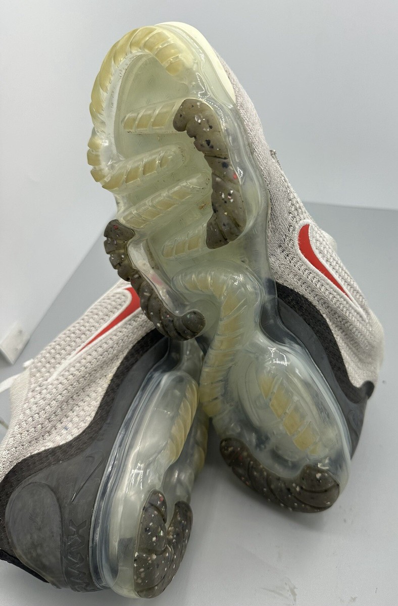 Nike Air VaporMax 2021 FK Light Bone University Red DH4085-003 Men’s Size 9.5 US Nike Air Vapormax 2021 Flyknit  main image 2