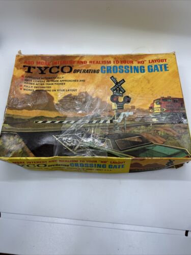 Vintage Tyco Operating Crossing Gate HO scale PARTS ONLY WITH ORIGINAL BOX - Picture 2 of 8