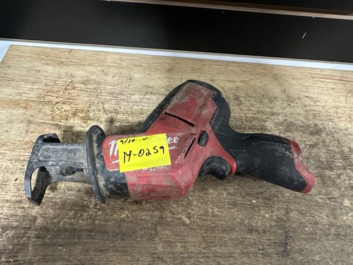 MILWAUKEE 2520-20 M12 Fuel Hackzall Reciprocating Saw For Parts Or Repair M-0259