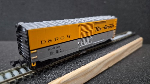 N Scale Boxcar Rio Grande #60509 Rapido Couplers (No Box) | Zustand: Used