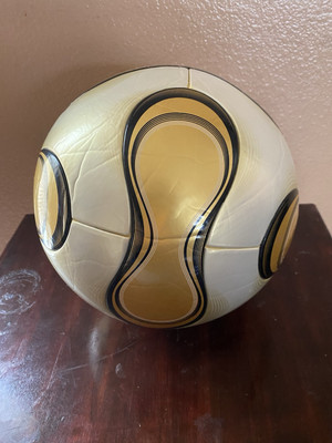 アディダスチームガイスト（ドイツワールドカップ試合球） ADIDAS TEAMGEIST WORLD CUP GERMANY2006 OFFICIAL MATCH BALL