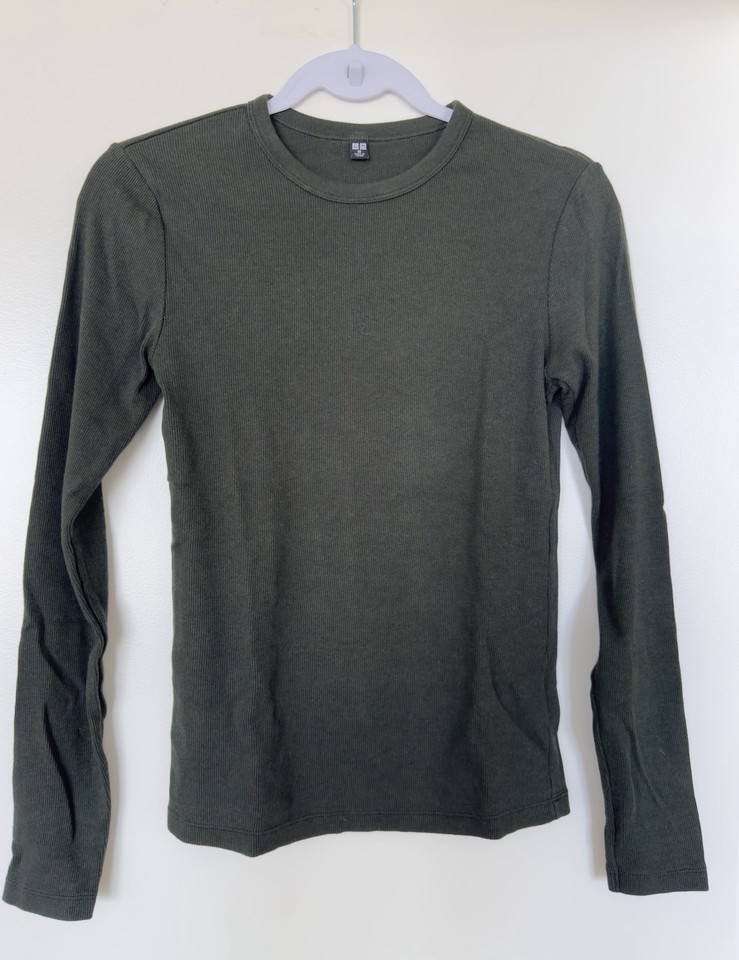 Women’s Green Solid Long Sleeve Crew Neck Pullover Basic T-Shirt Regular