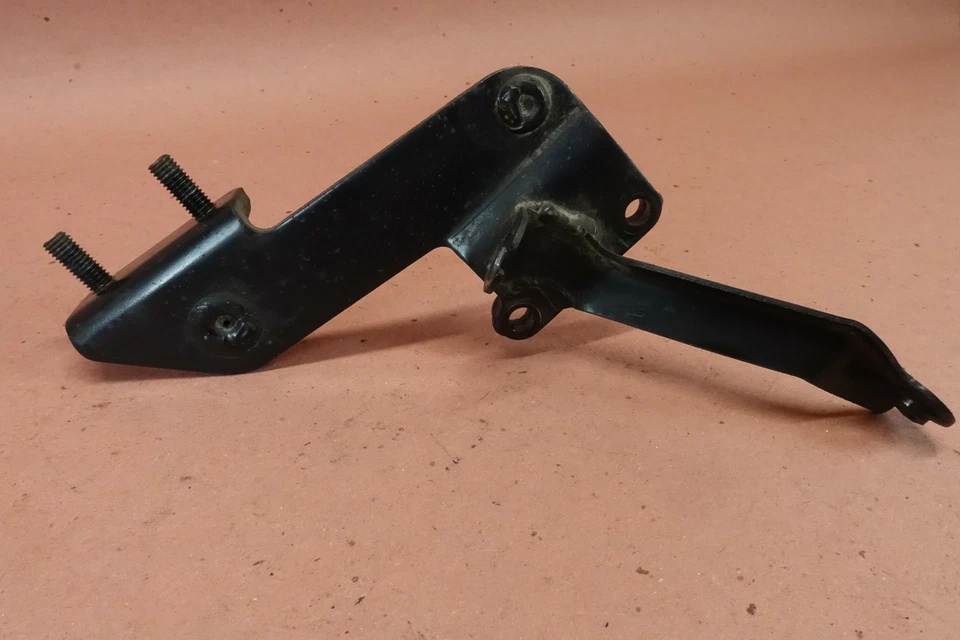 Suporte de montagem de pedal de freio dianteiro direito Yamaha Road Star XV1700 2002-2009 - Imagem 3 de 4