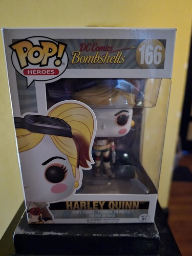 Funko Pop! Vinyl: DC Universe - Harley Quinn #166 - Picture 2 of 4