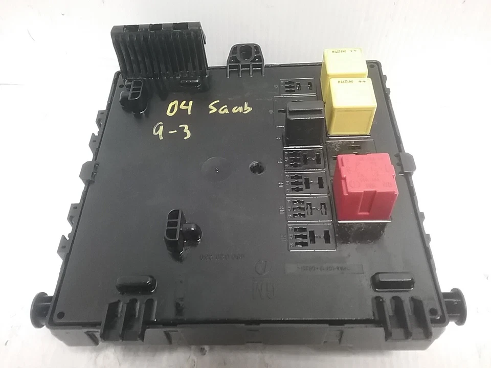 Módulo de unidad de relé de caja de fusibles Saab 9-3 2003-2006 460 023 260 (2,0 L 4 cilindros) Foto 2 de 4