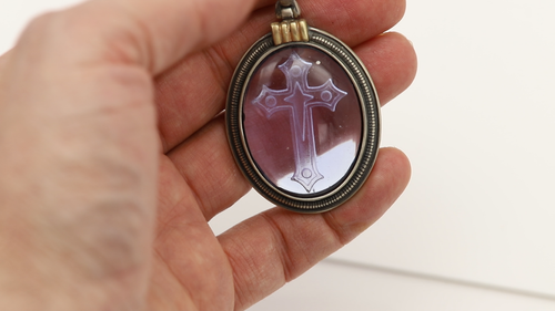Italian Murano Glass Pendant Vintage Cameo of Crucified Cross Purple/blue-ish - Video 1 of 1