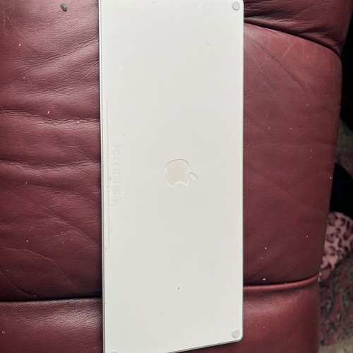 Apple Magic Keyboard - British English Uk Seller No Wire - Zdjęcie 2 z 3