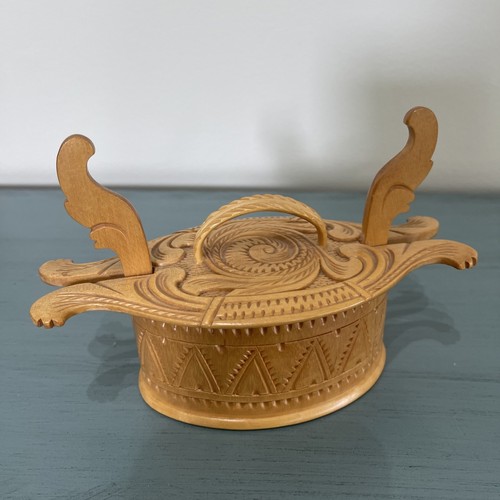 Scatola burro primitiva svedese legno dentellata arte popolare scandinava intagliata a mano