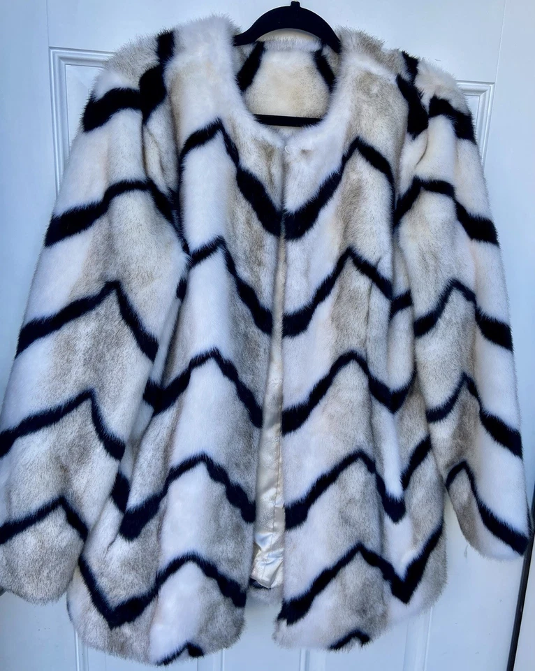 Abrigo de piel sintética vintage para mujer Donnie Brasso talla mediana blanco y negro (forrado) Foto 2 de 4