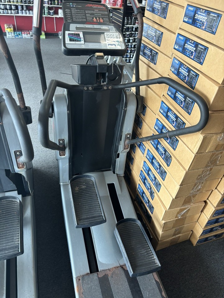 Life Fitness 9500HR Cross Trainer Elliptical Stepper Pro Commercial Gym ...