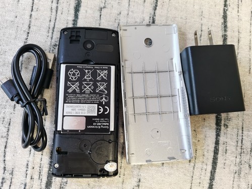Sony Ericsson J108 J108i Black (Unlocked) Mobile phone simple basic classic - Afbeelding 12 van 14