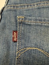 Levi  s Demi Curve Classic Rise Straight Jeans Women  s Size 10/30