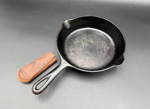 Griswold Cast Iron Skillet #5 Small Block Logo Erie PA. 724M Restored Sits Flat