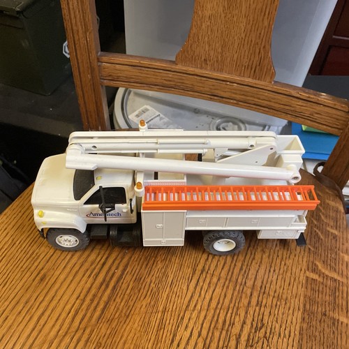 DG Productions GMC TopKick Ameritech Utility Lighted Bucket Coin Bank Truck NIB - Picture 1 of 7