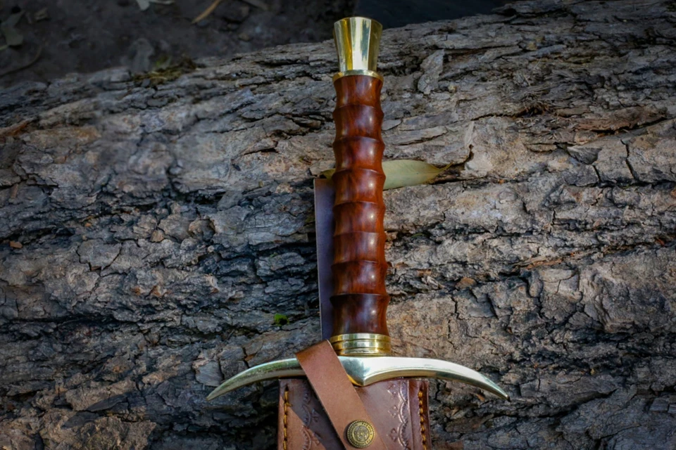 Espada vikinga forjada a mano personalizada - hoja de acero Damasco real Foto 3 de 4