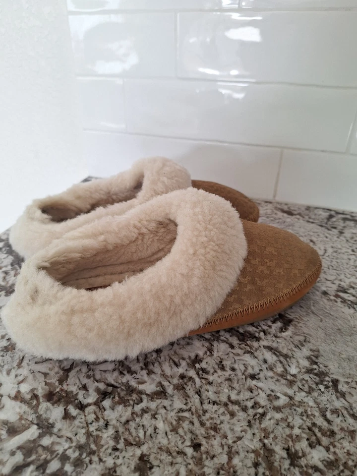 Tory Burch genuine Leather Suede sheepskin fur slippers size 7 - Image 2 of 4
