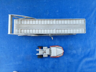 Dinky Toys 1:43 - Camión a escala - Dinky Supertoys 39A Unic Semi-Remorque Porte-Voitures Boilot Petrolat Diecast Toy Truck, Boxed
