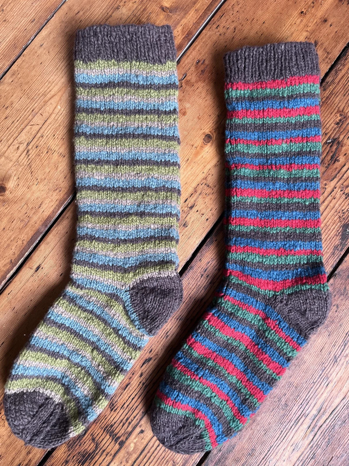 BNWT 100% Merino Hand Spun Hand Knitted Striped Socks in 2 Colours & Sizes S M L