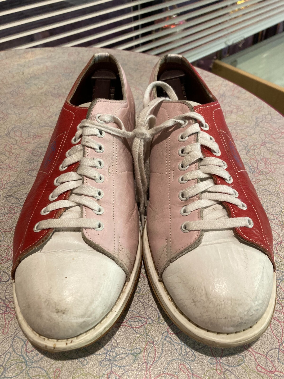 Vintage Linds Bowling shoes Size 9D Tri Color White , Red , Pink eBay