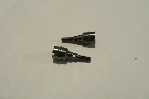 Tamiya F201 Wheel Axle (1pair) - NEW 9805833 Ferrari/William//BMW/F1/TRF/103/104 - Picture 2 of 2