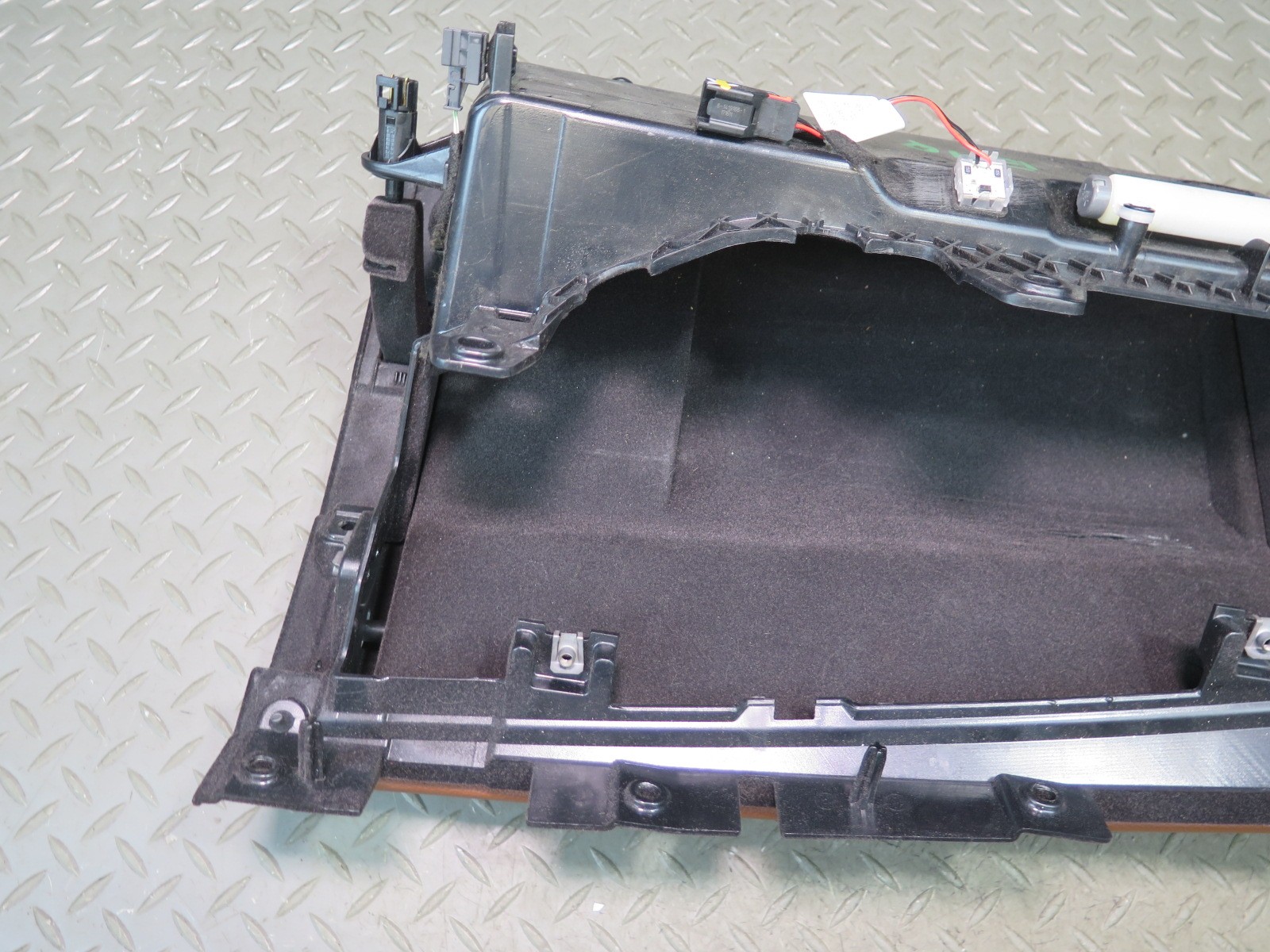 Maserati Quattroporte 2014-2021 Glove box