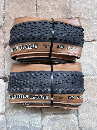 Pack of 2 Maxxis Rekon Race Tire 29 x 2.35 Tubeless Black/Dark Tan Dual
