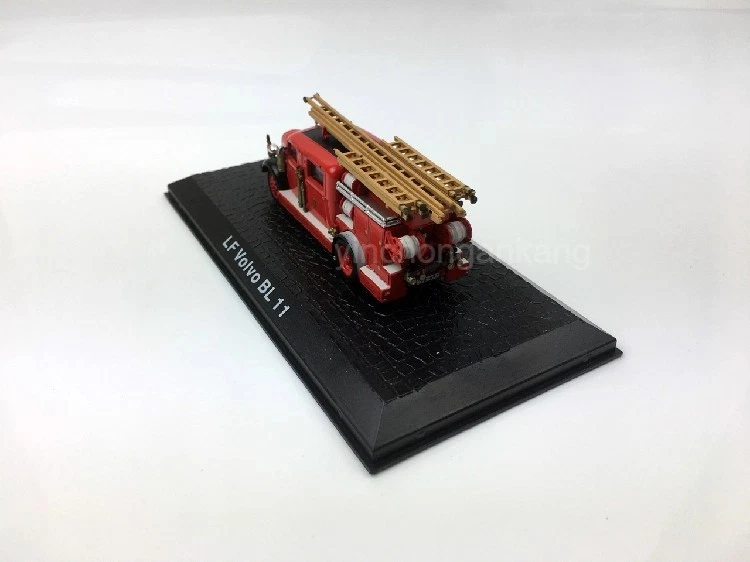 Atlas 1:72 LF Volvo BL 11 Fire Engine Diecast Metal Model - Image 3 of 4