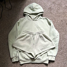 Comfrt Women s 2-Piece Green Fleece Sweatsuit Set Hoodie Shorts Pockets M