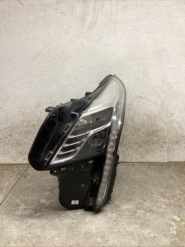 2016-2018 Cadillac CT6 LEFT LD RIVER SIDE HEADLIGHT OEM