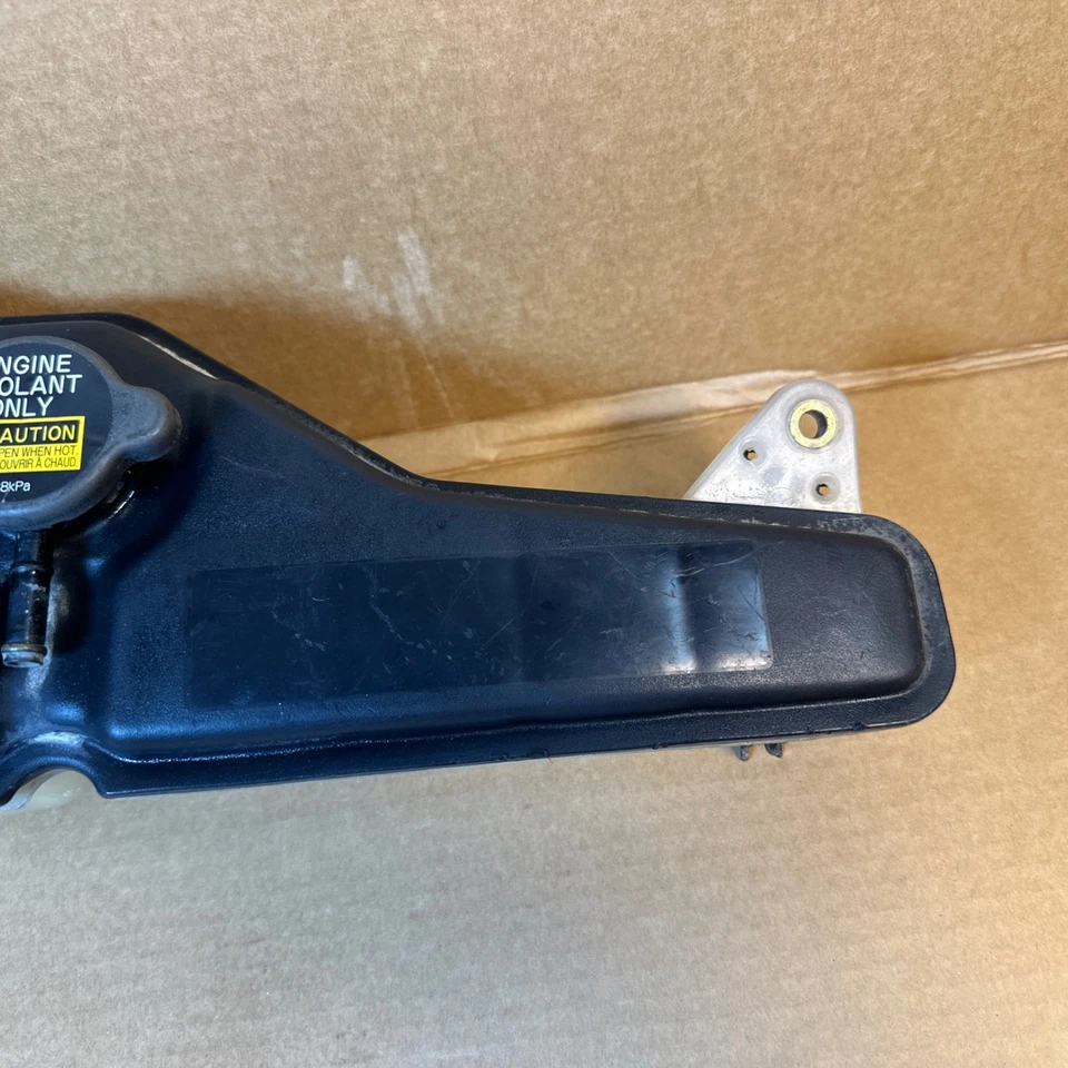 雷克萨斯 LS400 1990 - 1994 冷却液溢流储罐 16482-50010 Oem — 第 2/4 张图片